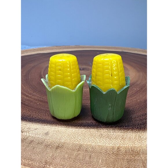 Vintage Corn-On-The-Cob Salt & Pepper Shakers Plastic Yellow & Green 2" Tall - Picture 2 of 7